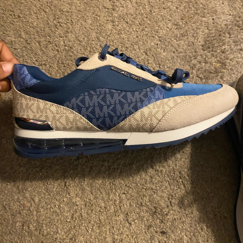 Michael kors sneakers size 11